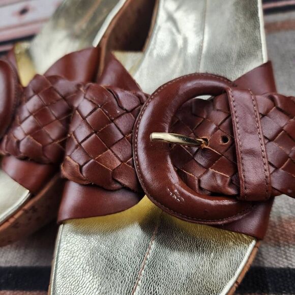 NIKE LAB G SERIES Brown Basketweave Buckle Metallic Gold Comfort Sandals Women's - Picture 4 of 8